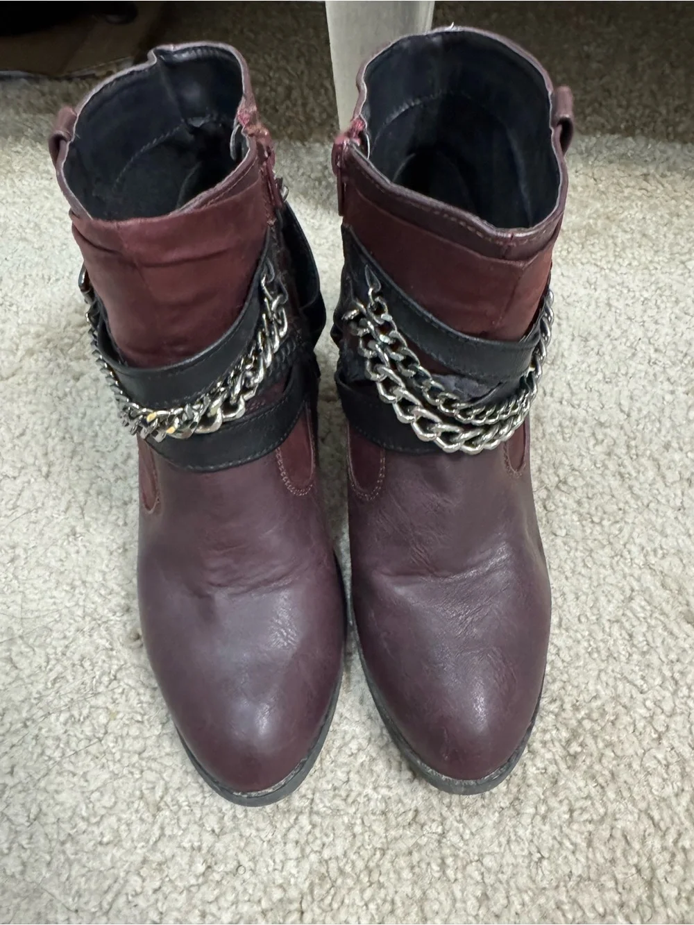 BKE Buckle Women's Burgundy Chain-Accent Ankle Bootie Boots